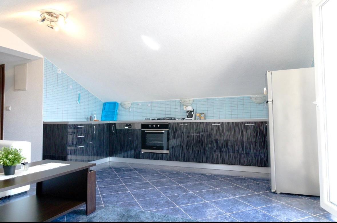Apartmani Adriana Lakmartin Bagian luar foto